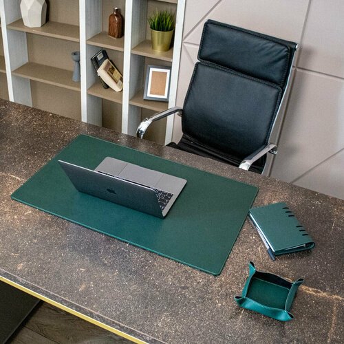 Кожаная подкладка на письменный стол Ogmore by Audmorr, Размер - S - 45x70 см, натуральная кожа, зеленый
